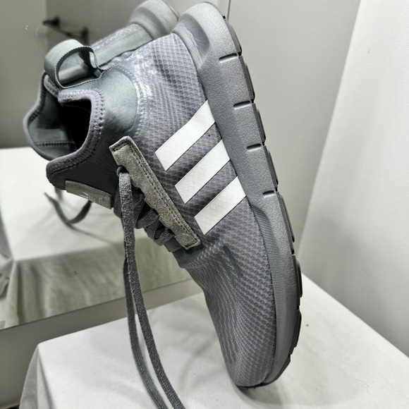 Adidas Swift run x trainer -size 10 - Picture 4 of 9